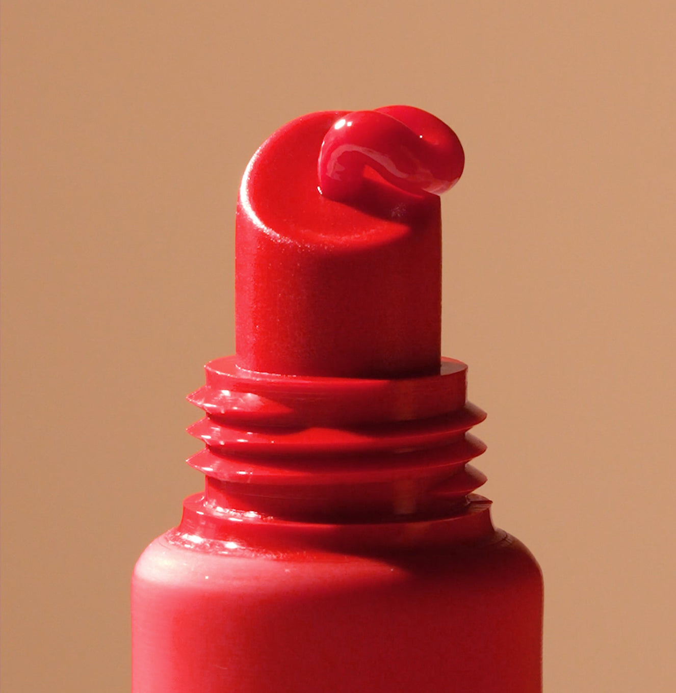 7-SLTR_PDP_LipOilBalm_Applicator-Goji_3000x.jpg
